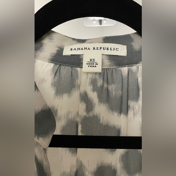 Banana Republic Animal Print Long Sleeve Sheer Button Down Blouse Size XS - Picture 3 of 8